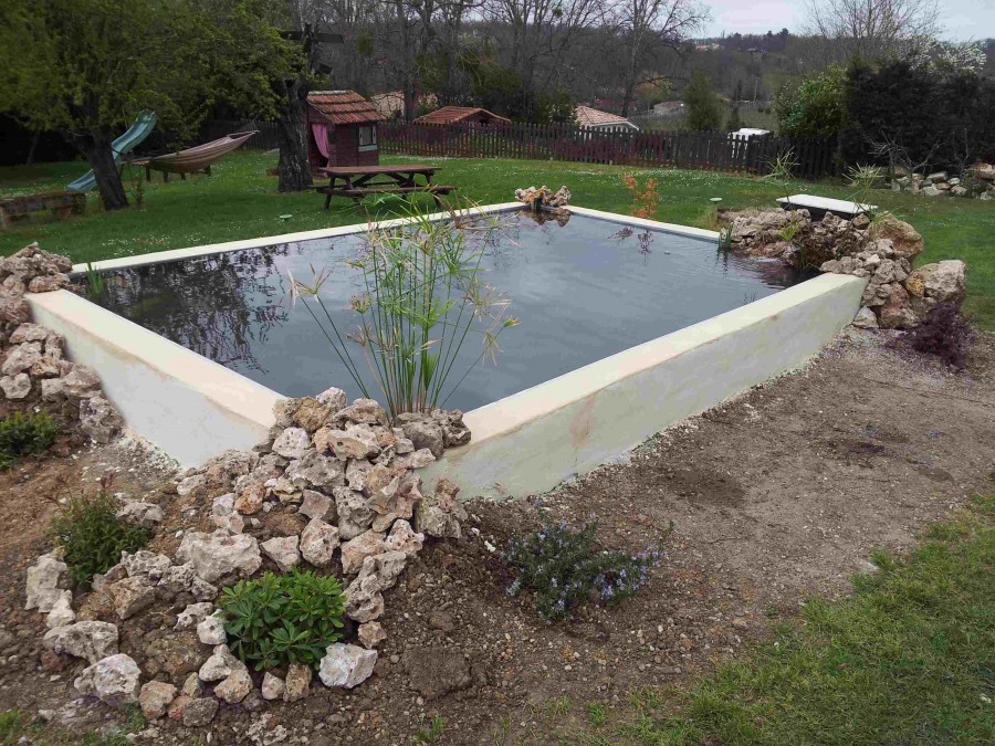 bassin de jardin maconne